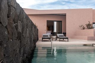 Villa sea view with pool at Domes Novos Santorini