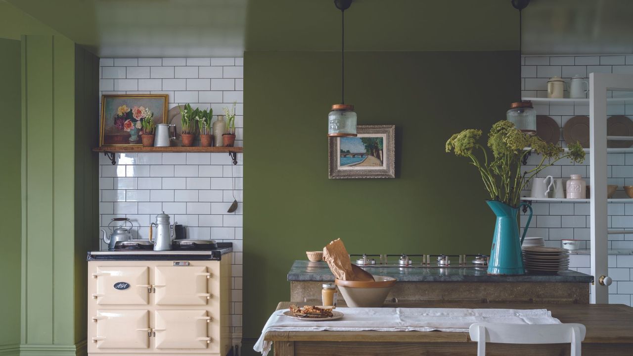 Farrow &amp; Ball green Bancha ceiling