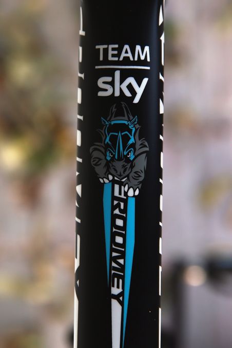 Froome's Pinarello has special decals on the top tube