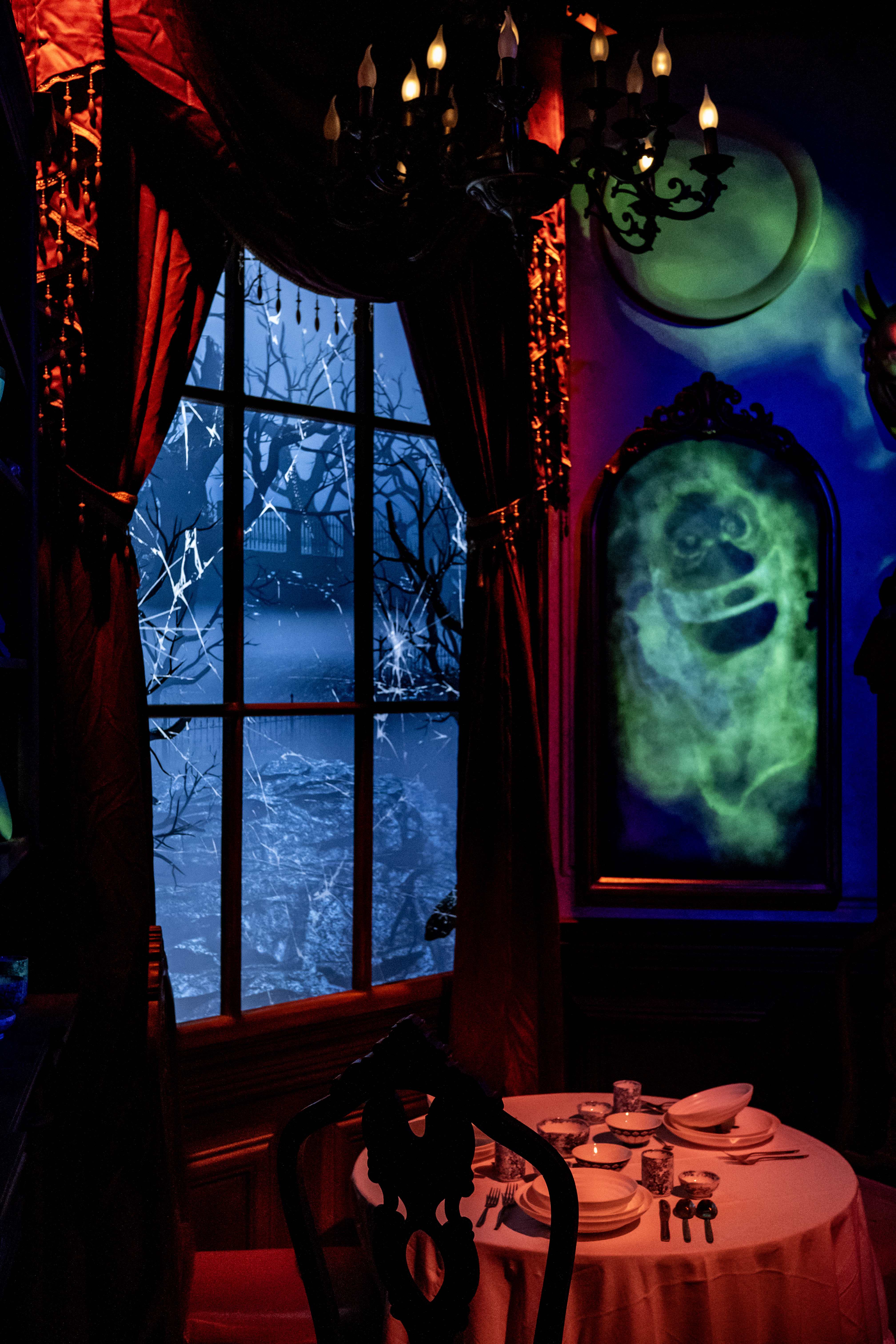Guests capture ghosts with on-board Phantom Phasers