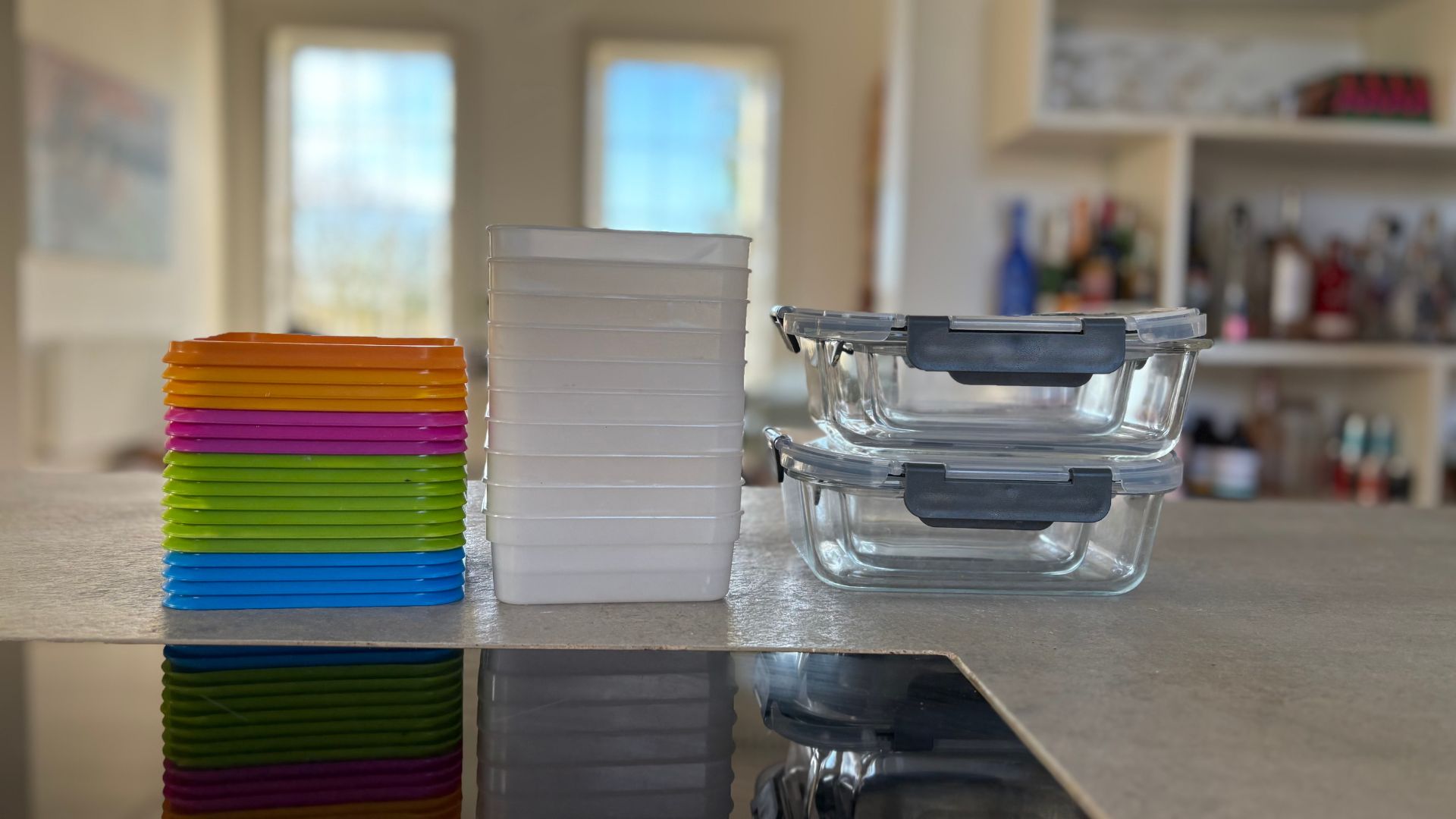 Glass Food Storage Container vs Plastic Food Storage Container 