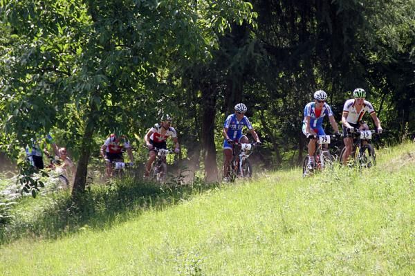 Tim Bohme (Germany) and Jaroslav Kulhavy (Czech) at the head of the leader's group