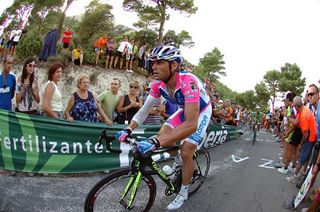Alessandro Petacchi (Lampre - Farnese Vini) crashed heavily during stage eight, but pushed on to the finish.