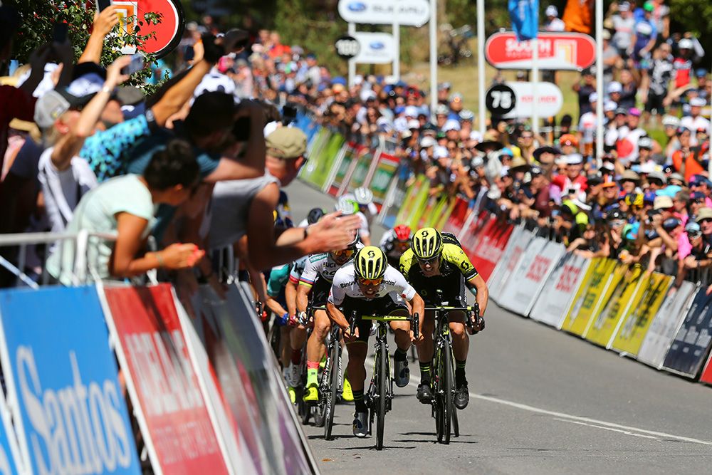 Here comes Caleb Ewan (Mitchelton-Scott)