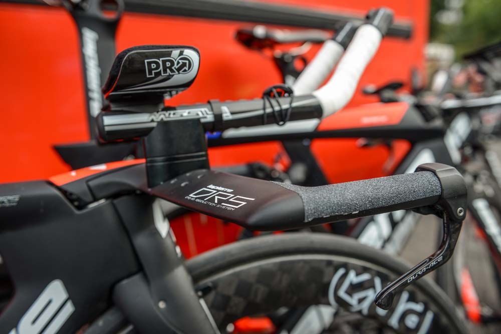 The aerobars and the grips