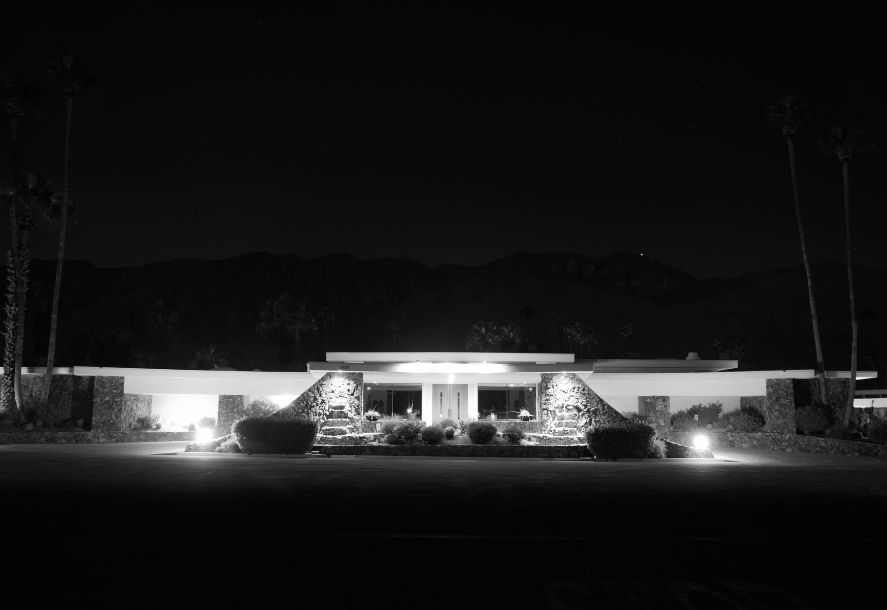 Palm Springs at Night, shot and shown as an evening tour story during palm springs modernism week 2026