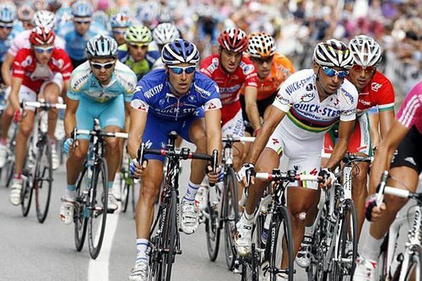 World Champ Paolo Bettini in the bunch