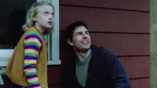 Dakota Fanning and Tom Cruise in War of the Worlds