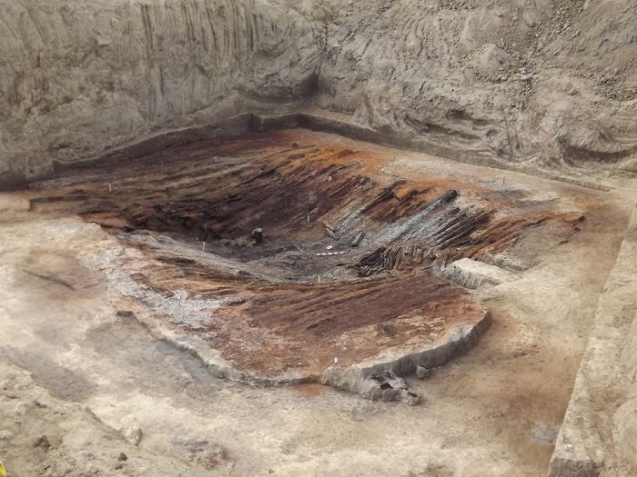  the roof of a 4,000-year-old burial chamber