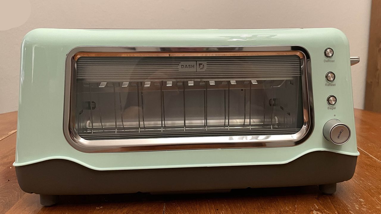 DASH Clear View Toaster front view