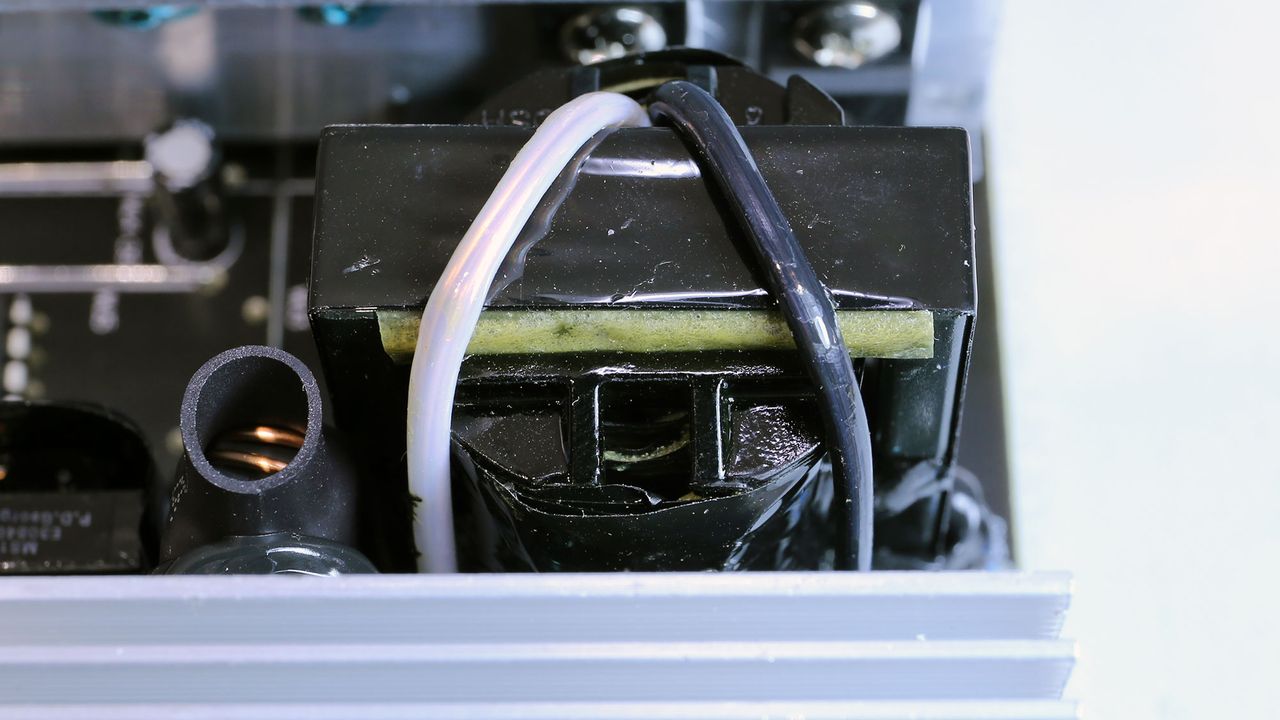 Gigabyte P550B