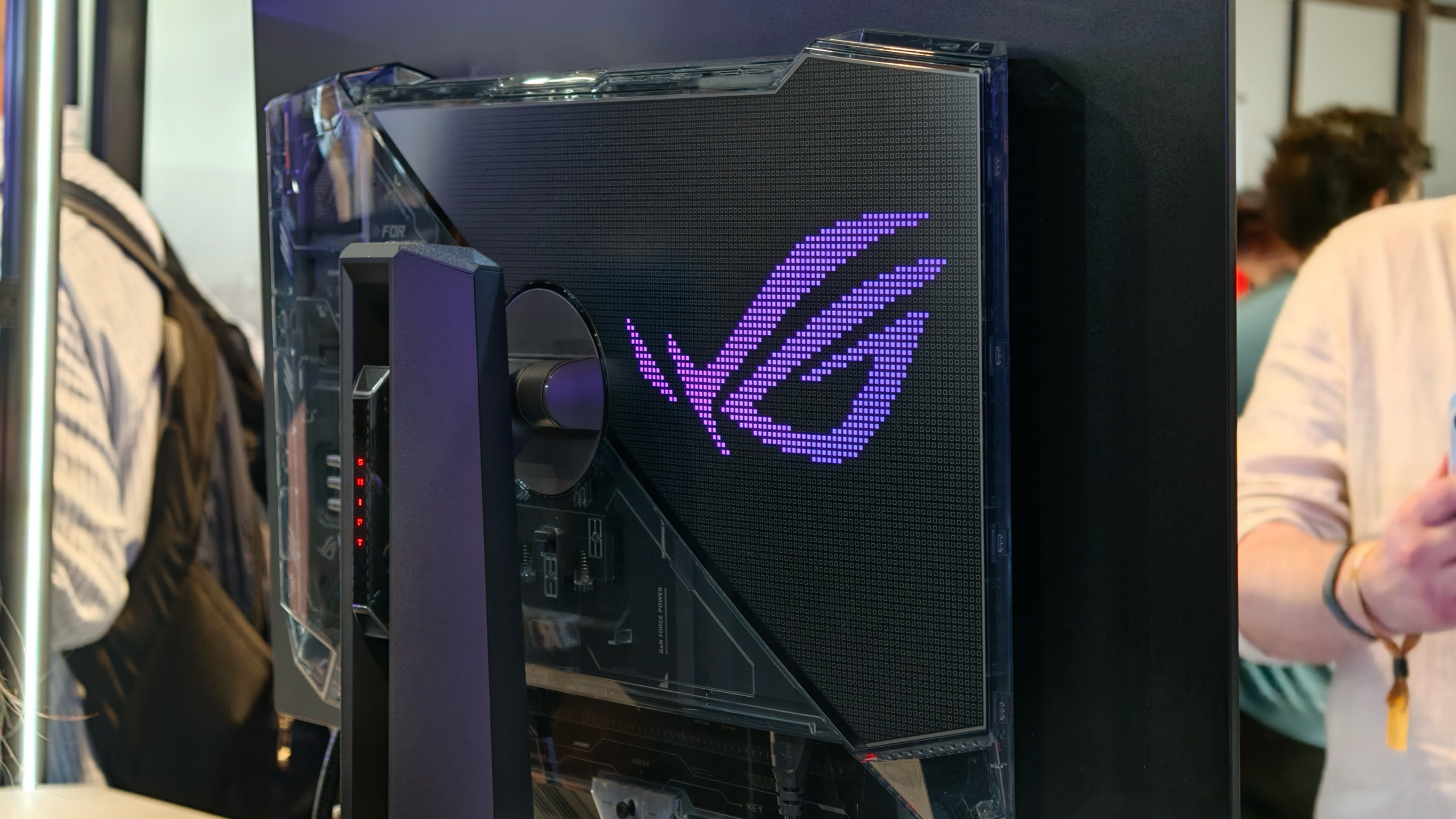 تجربه عملی با نمایشگرهای OLED ایسوس در Computex 2026