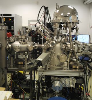 X-ray photoelectron spectrometer