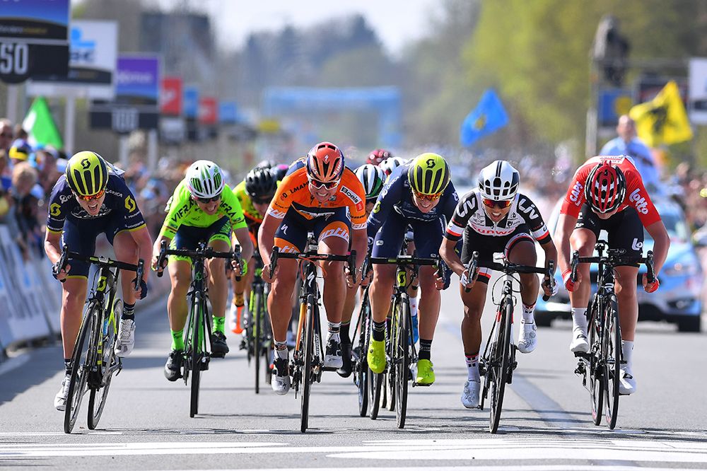 The leaders bear down on the line during the 2017 Tour of Flanders Women