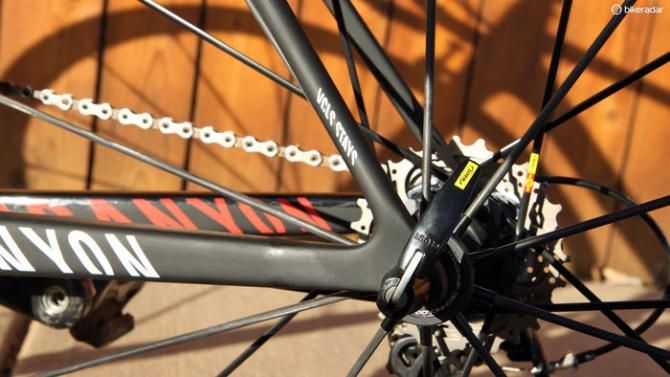 Clean looking carbon droputs anchor the back end