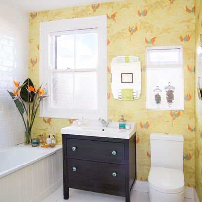 Bathroom wallpaper ideas – tips to using waterproof bathroom walllpaper ...