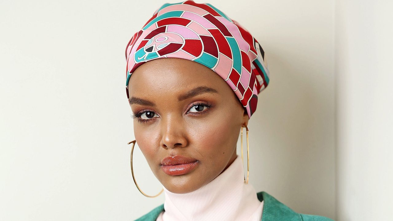 Clothing, Face, Turban, Red, Head, Turquoise, Headgear, Lip, Hair accessory, Fashion accessory, 