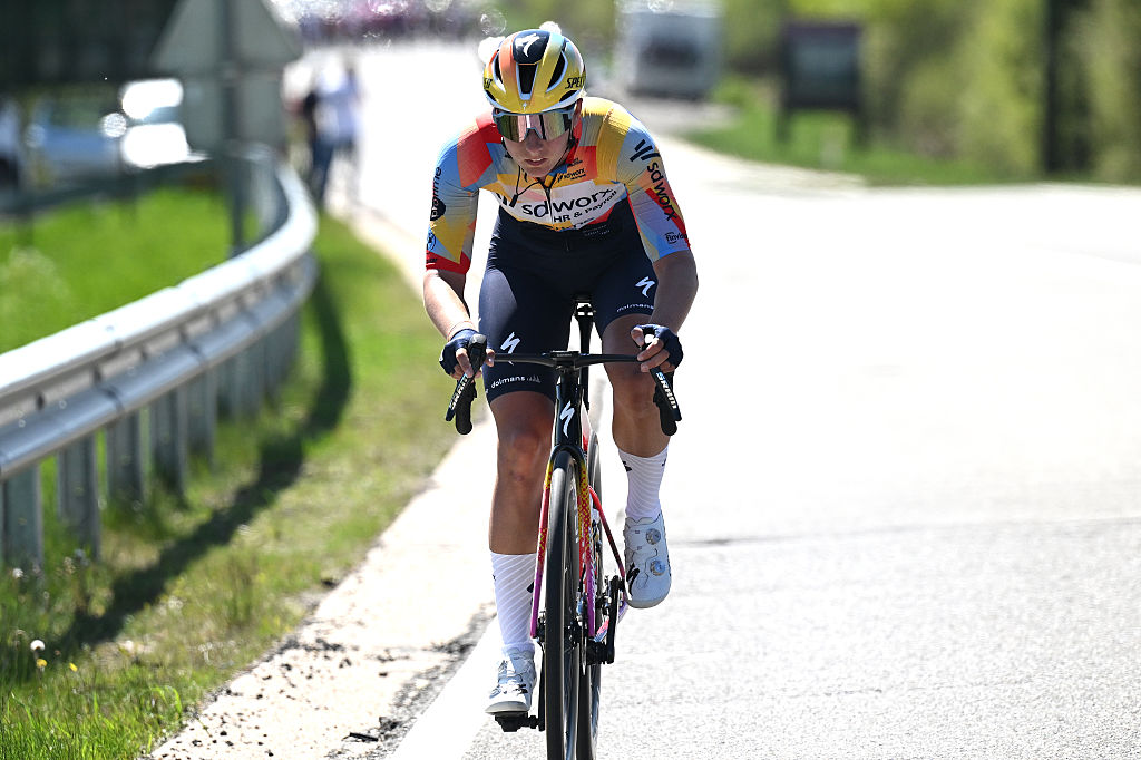 Li&egrave;ge-Bastogne-Li&egrave;ge Femmes LIVE: After an aggressive start one rider has built a lead of more than a minute 