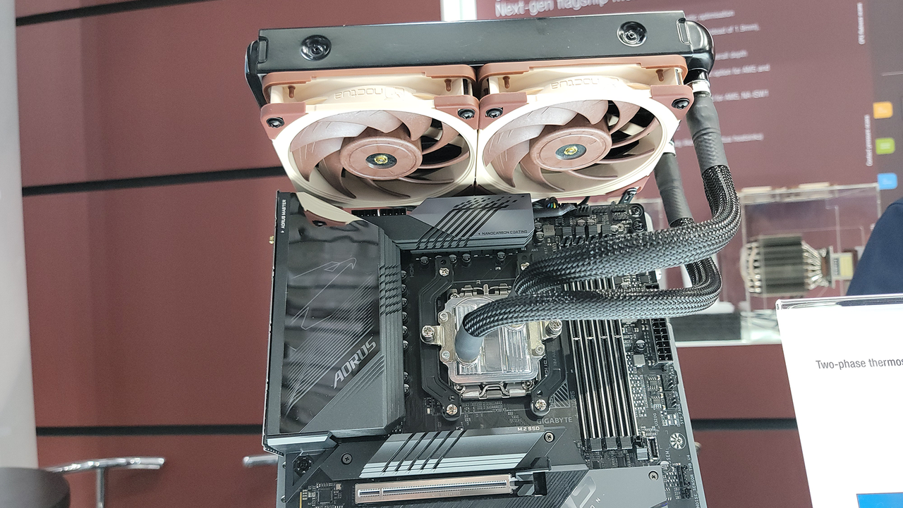 Noctua pumpless AIO liquid cooler prototype