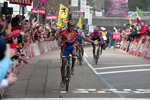 Boogerd arrives in the finish