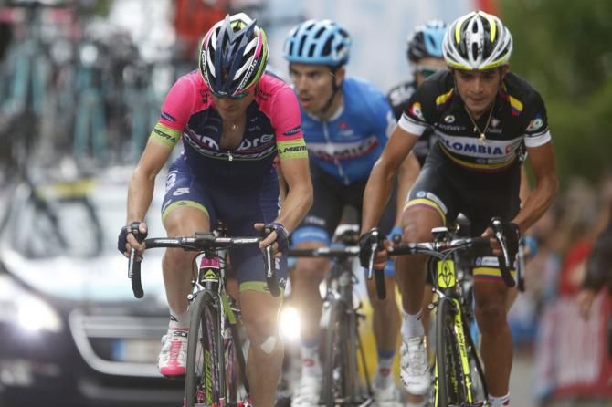 Damiano Cunego (Lampre - Merida) suffers to the line