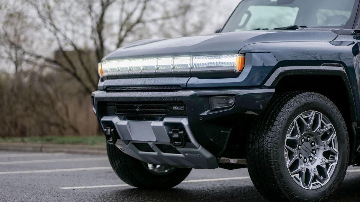 2025 GMC Hummer EV 3X SUV test drive.