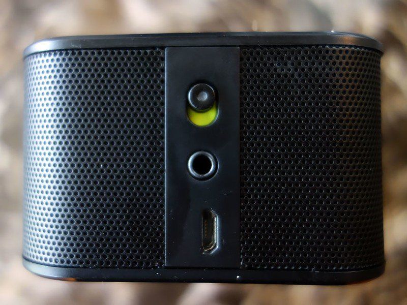 ZENS Bluetooth Speaker and Qi Wireless Charger