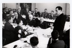 Minister for War Transport George Strauss Speaking at The Pedal Club in January 1946