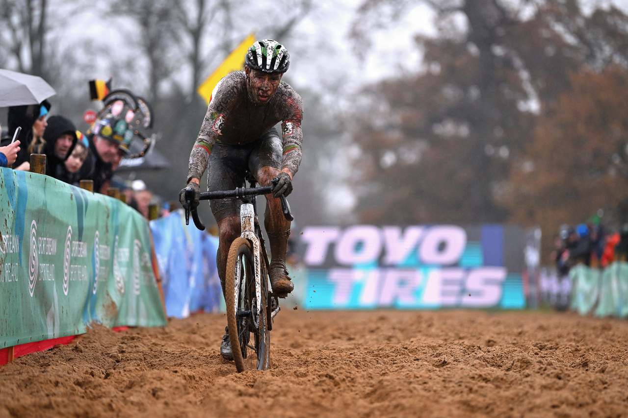 Laurens Sweeck's late charge wasn't quite enough to deny Ronhaar