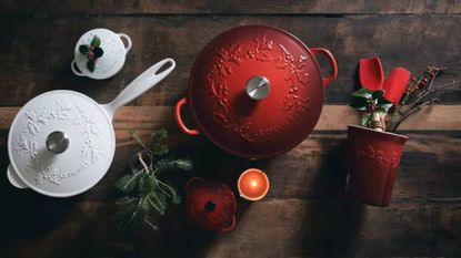 le creuset holly christmas collection
