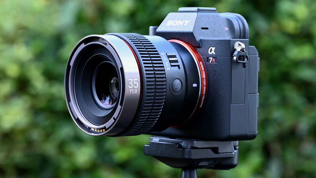 Samyang V-AF 35mm T1.9 review | Digital Camera World