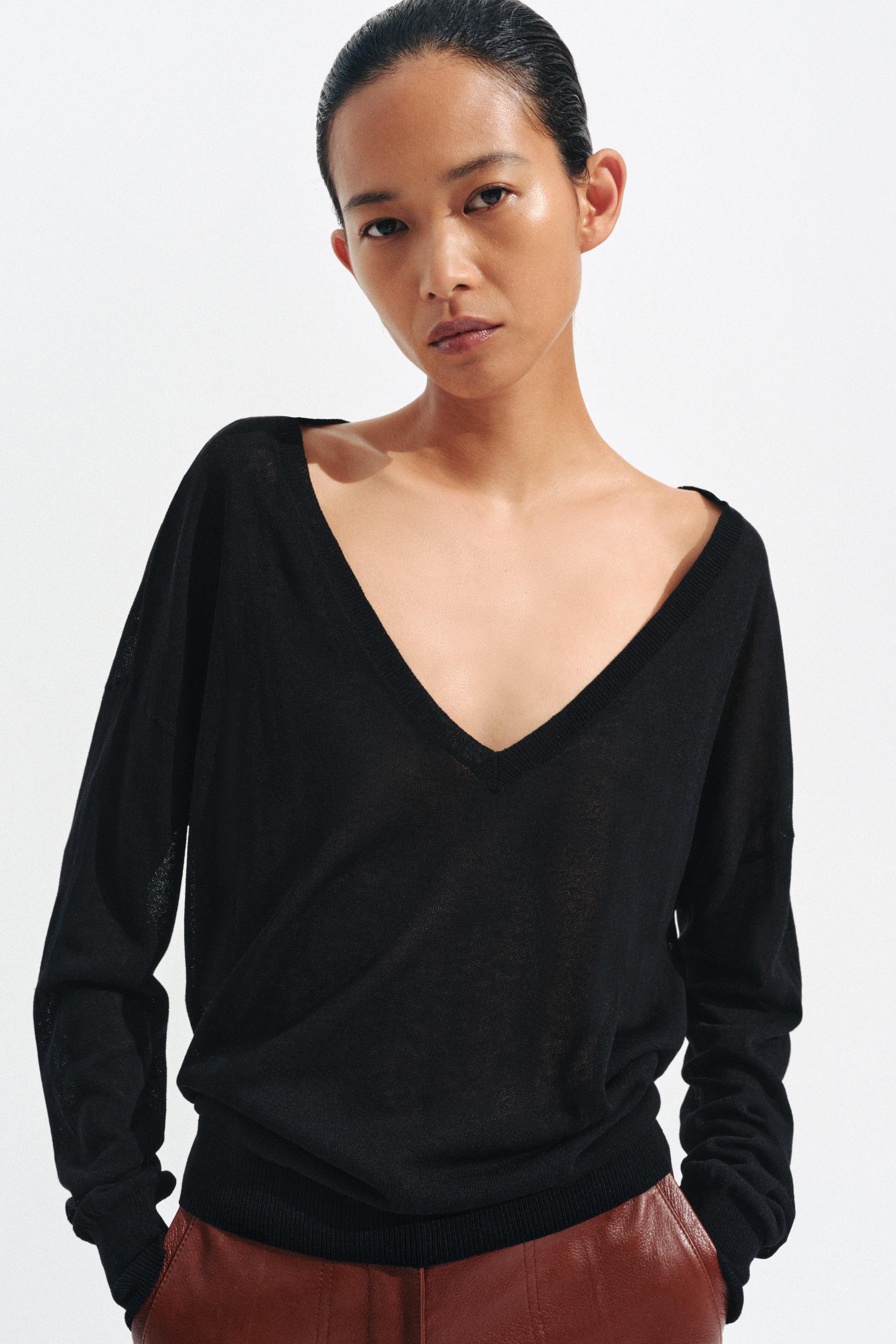 Fine Knit V-Neck Jumper