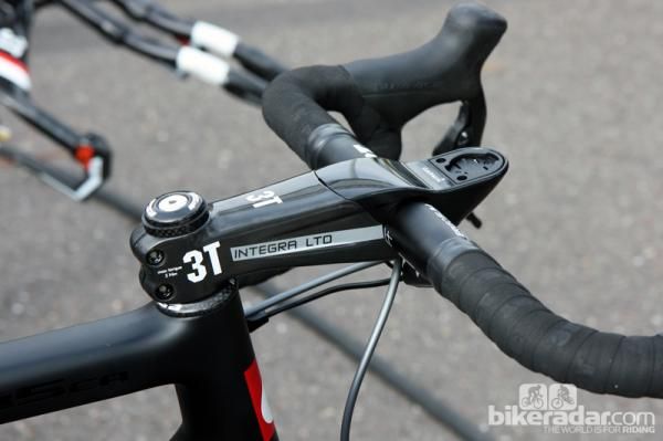 Garmin-Sharp's new 3T Integra LTD carbon stem features an interchangeable forward shroud. In this configuration, there's a built-in mount for Garmin's latest Edge computers.