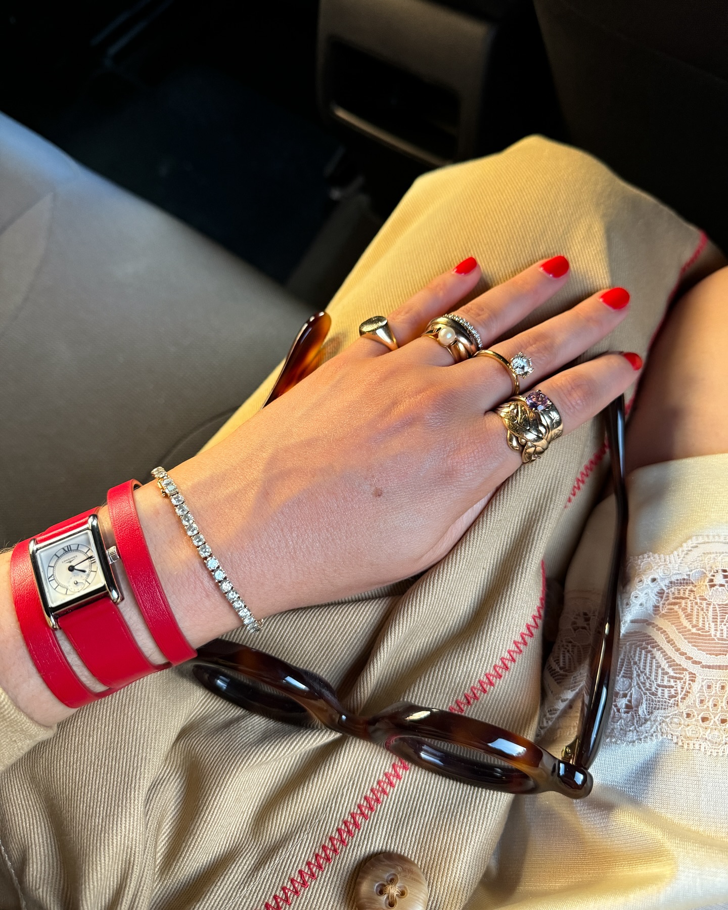 An image of @aliwhittle_ wearing one of the biggest 2025 summer jewellery trends.