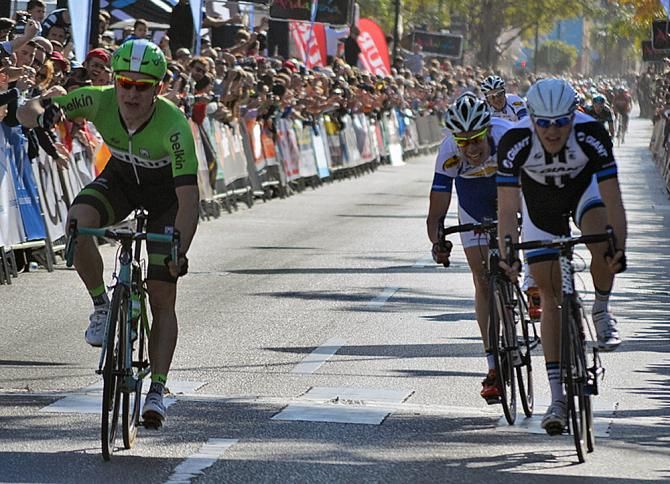 Moreno Hofland (Belkin) wins the final stage