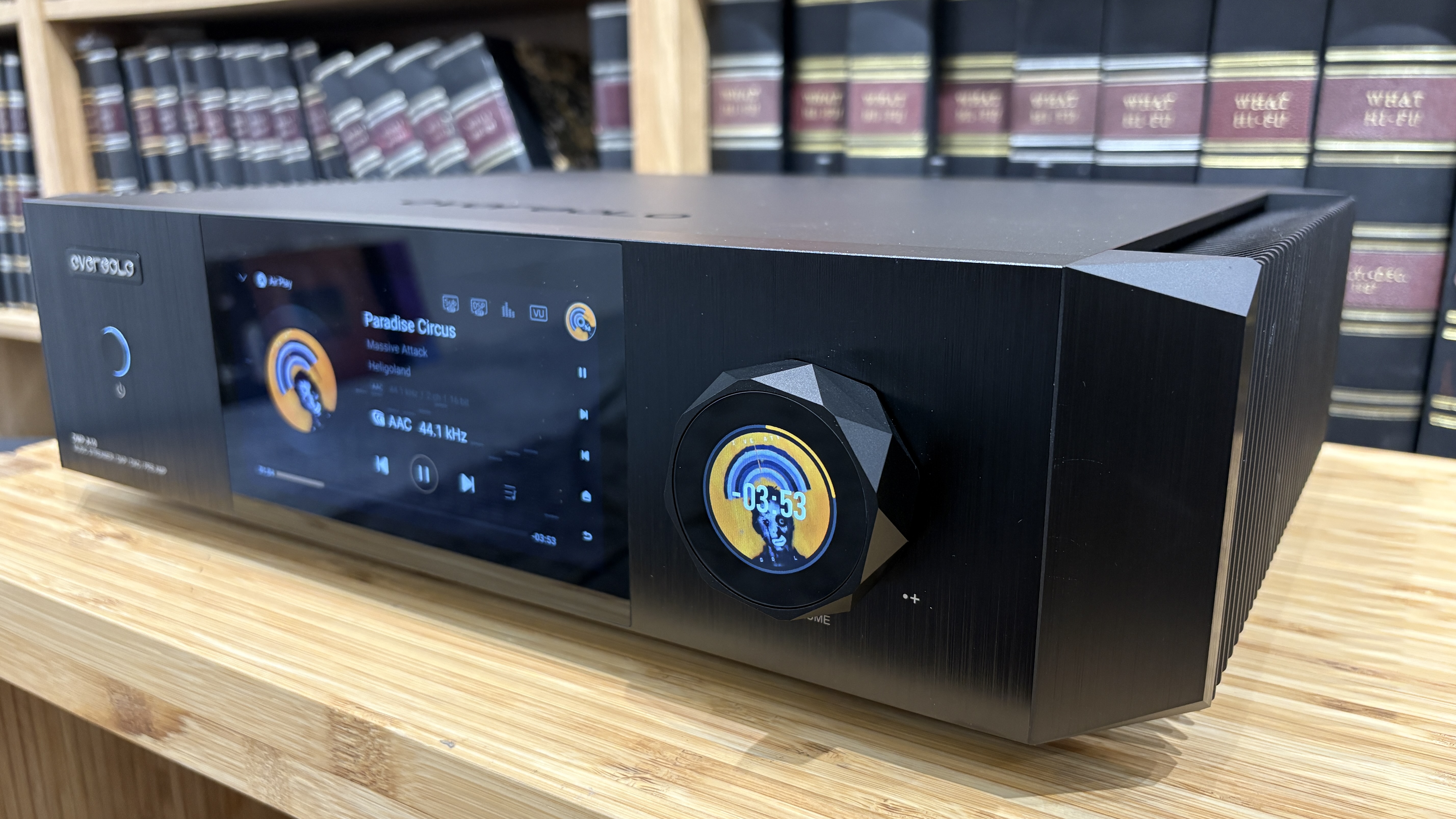 Close up of volume dial on Eversolo DMP-A10