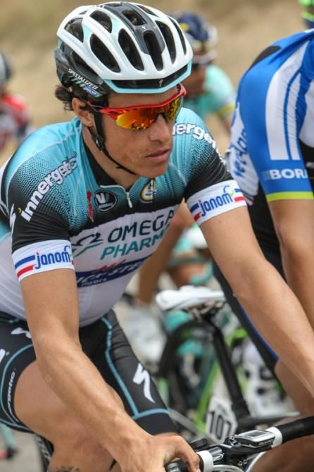Chavanel tried in vain to reach the leading 17-rider group