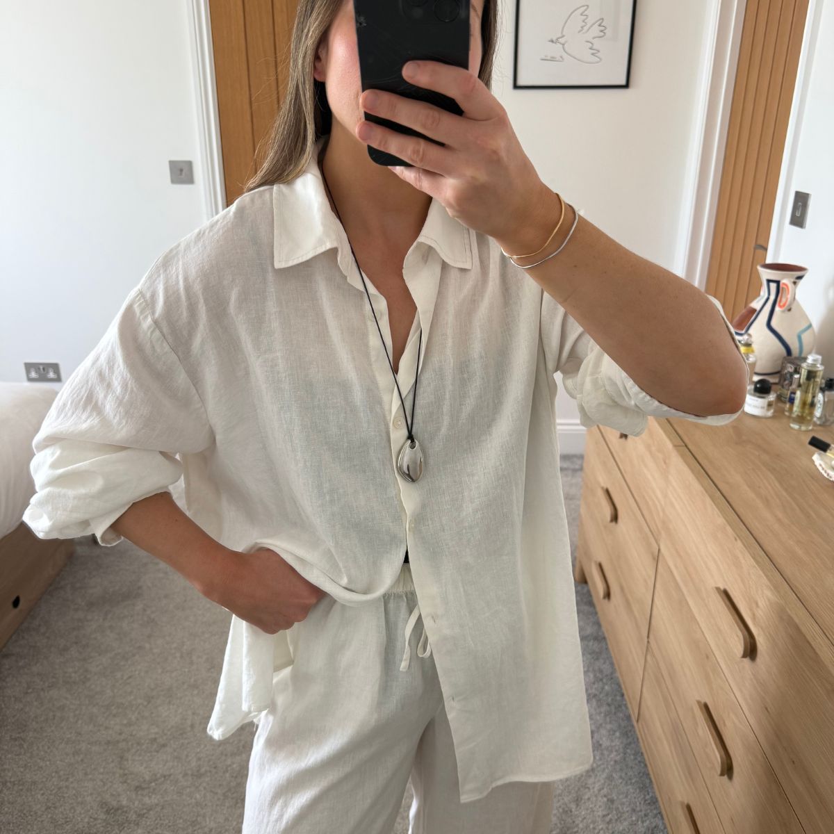 Emily Dawes tries on H&amp;M linen
