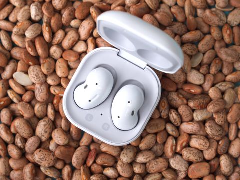 Samsung Galaxy Buds Live Review: The Only Earbuds You Should Have