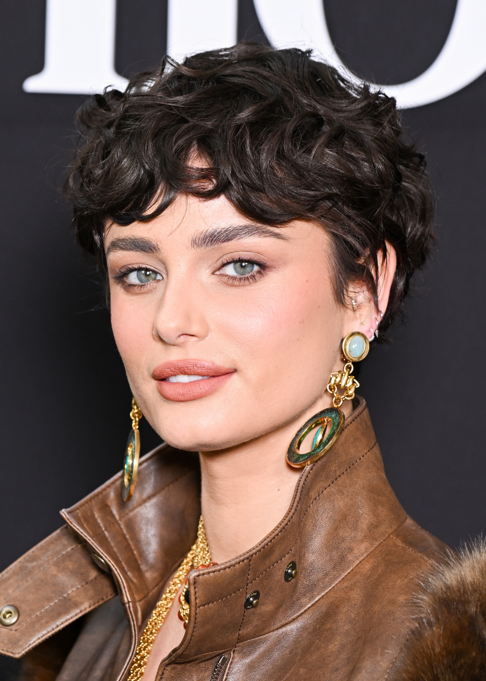 Taylor Hill attends the Chloe Womenswear Fall/Winter 2025-2026 show as part of Paris Fashion Week at on March 06, 2025 in Paris, France