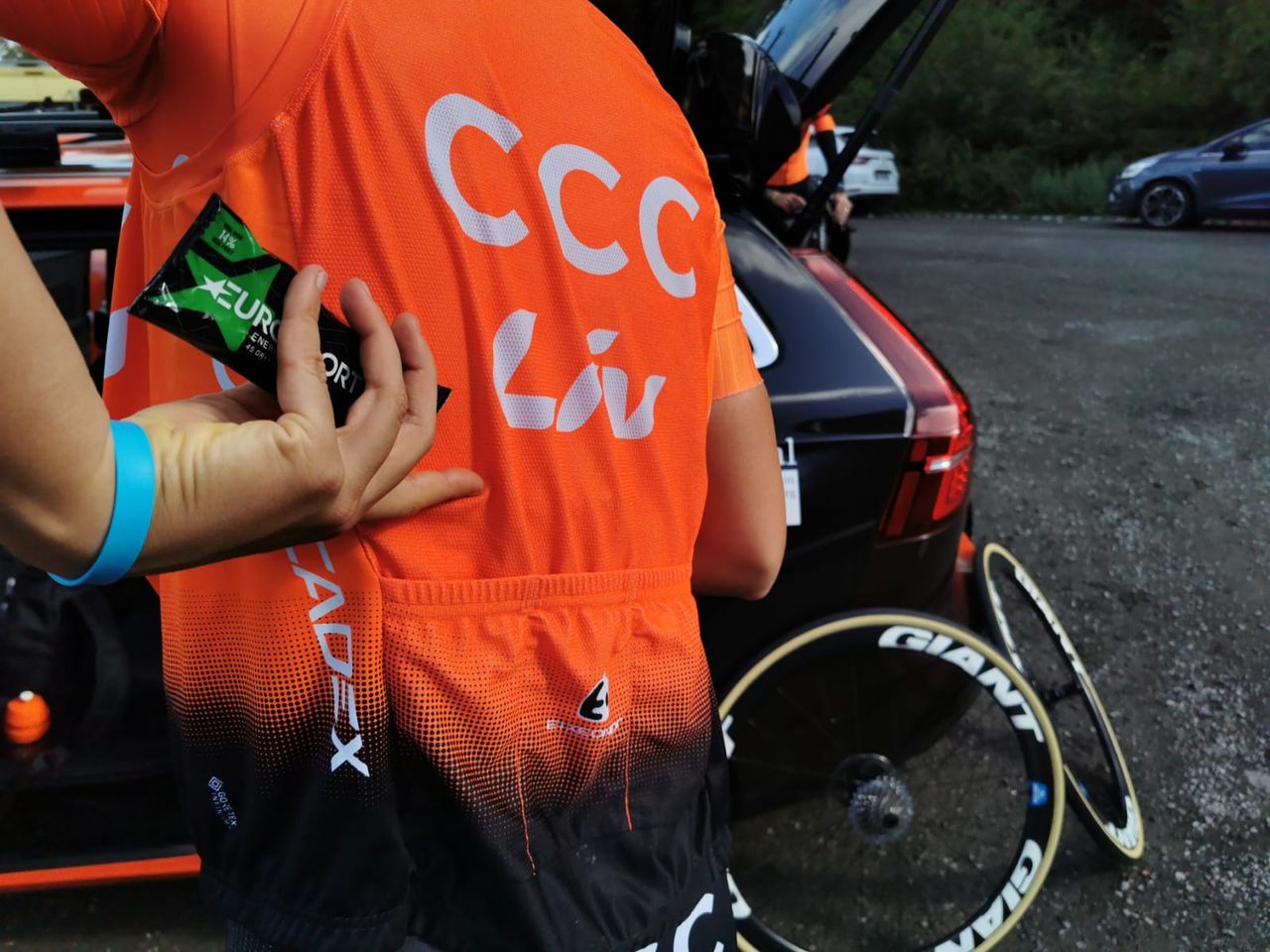 CCC-Liv preview the Trou&eacute;e d'Arenberg and Carrefour de l'Arbre sectors of pave ahead of inaugural women's Paris-Roubaix