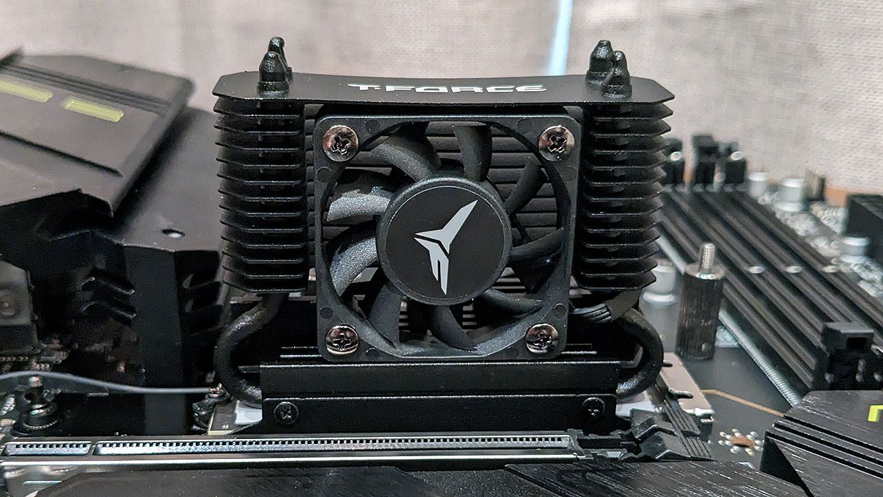 Team Group T-FORCE DARK Air Flow M.2 2280 SSD Cooler