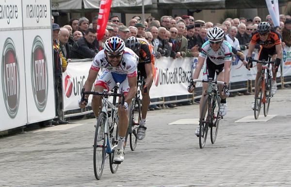 Jose Rodolfo Serpa Perez (Androni Giocattoli) sprints to victory in stage two.