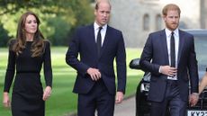  Catherine, Princess of Wales, Prince William, Prince of Wales, Prince Harry, Duke of Sussex, and Meghan, Duchess of Sussex on the long Walk at Windsor Castle arrive to view flowers and tributes to HM Queen Elizabeth on September 10, 2022 in Windsor, England. Crowds have gathered and tributes left at the gates of Windsor Castle to Queen Elizabeth II, who died at Balmoral Castle on 8 September, 2022. (Photo by Chris Jackson/Getty Images)