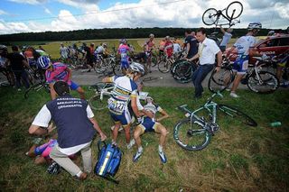 Wout Poels (Vacansoleil-DCM) crashed heavily on stage 6 and would be forced to abandon.