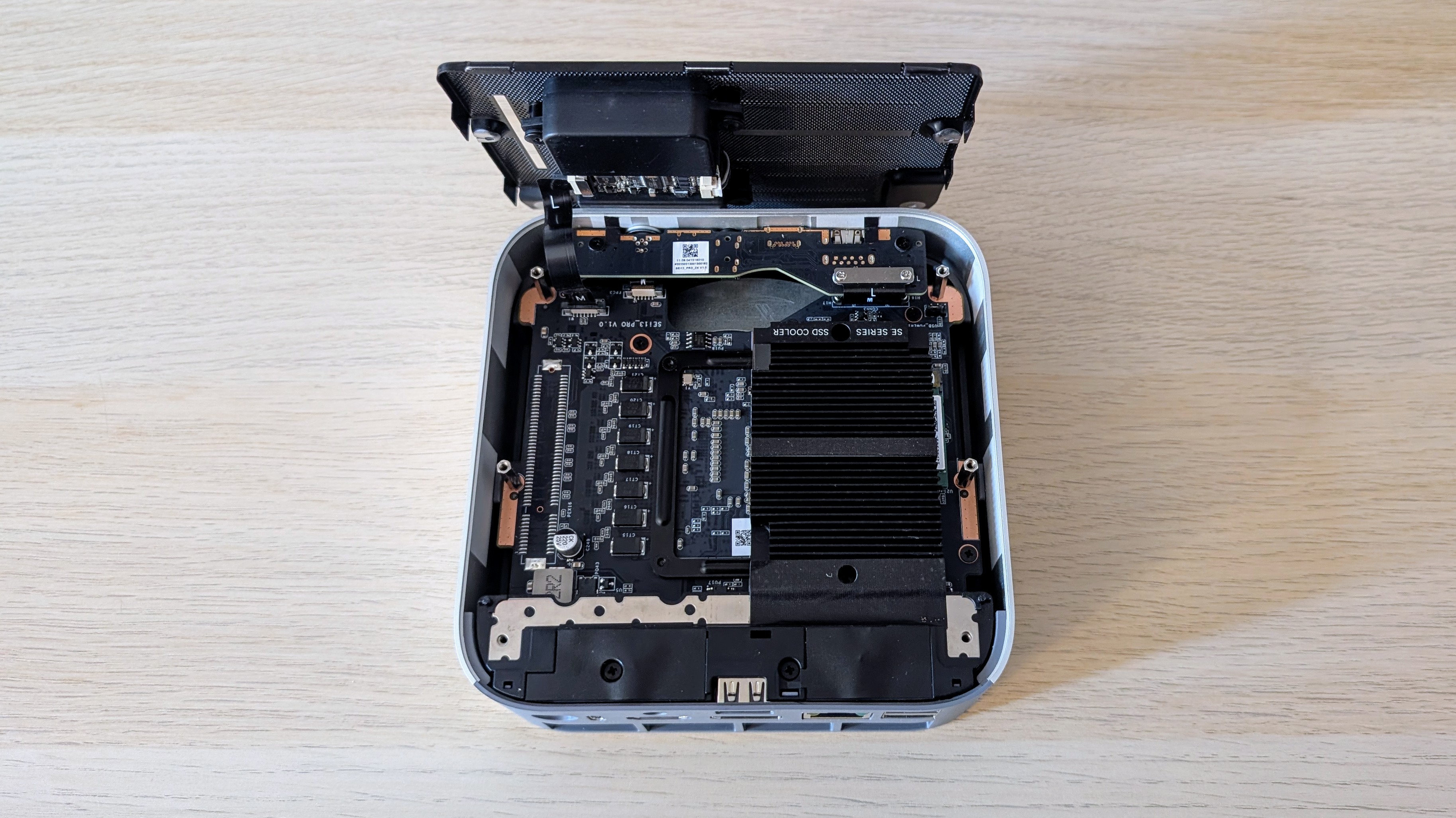 The Beelink SEi13 Pro on a desk