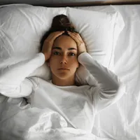 The real reason your insomnia spikes in the winter — plus 3 simple fixes