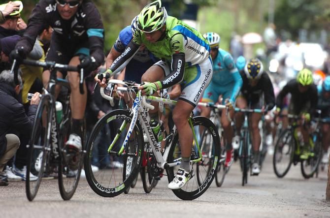 The first time up the Sant'Elpidio a Mare and Peter Sagan does the paperboy