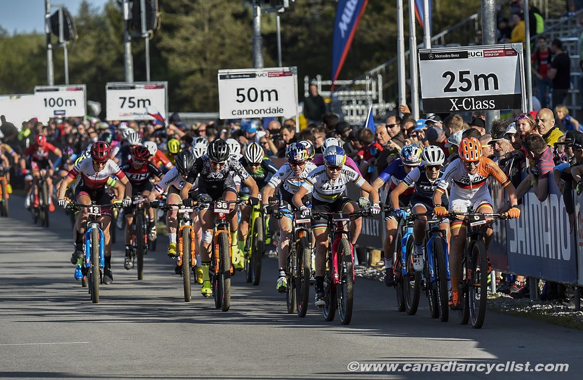 The bunch start the last lap