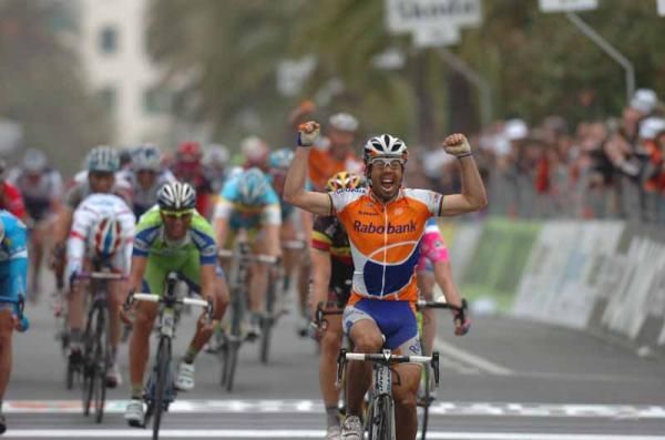 Having missed out on the win in Milan-San Remo in 2008 Freire came back to win Gent-Wevelgem